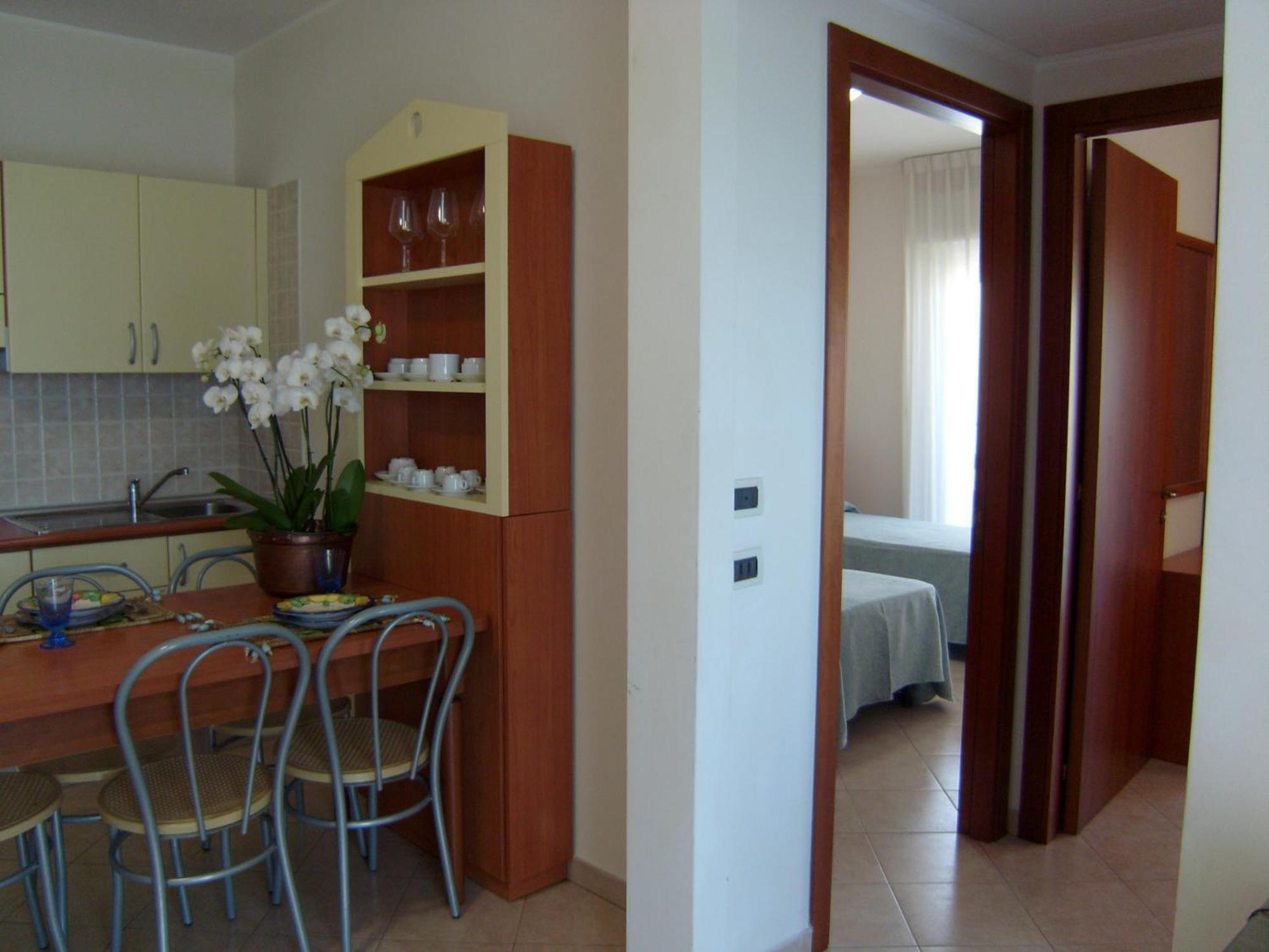 Residence Torre Del Mar Alba Adriatica Kamer foto