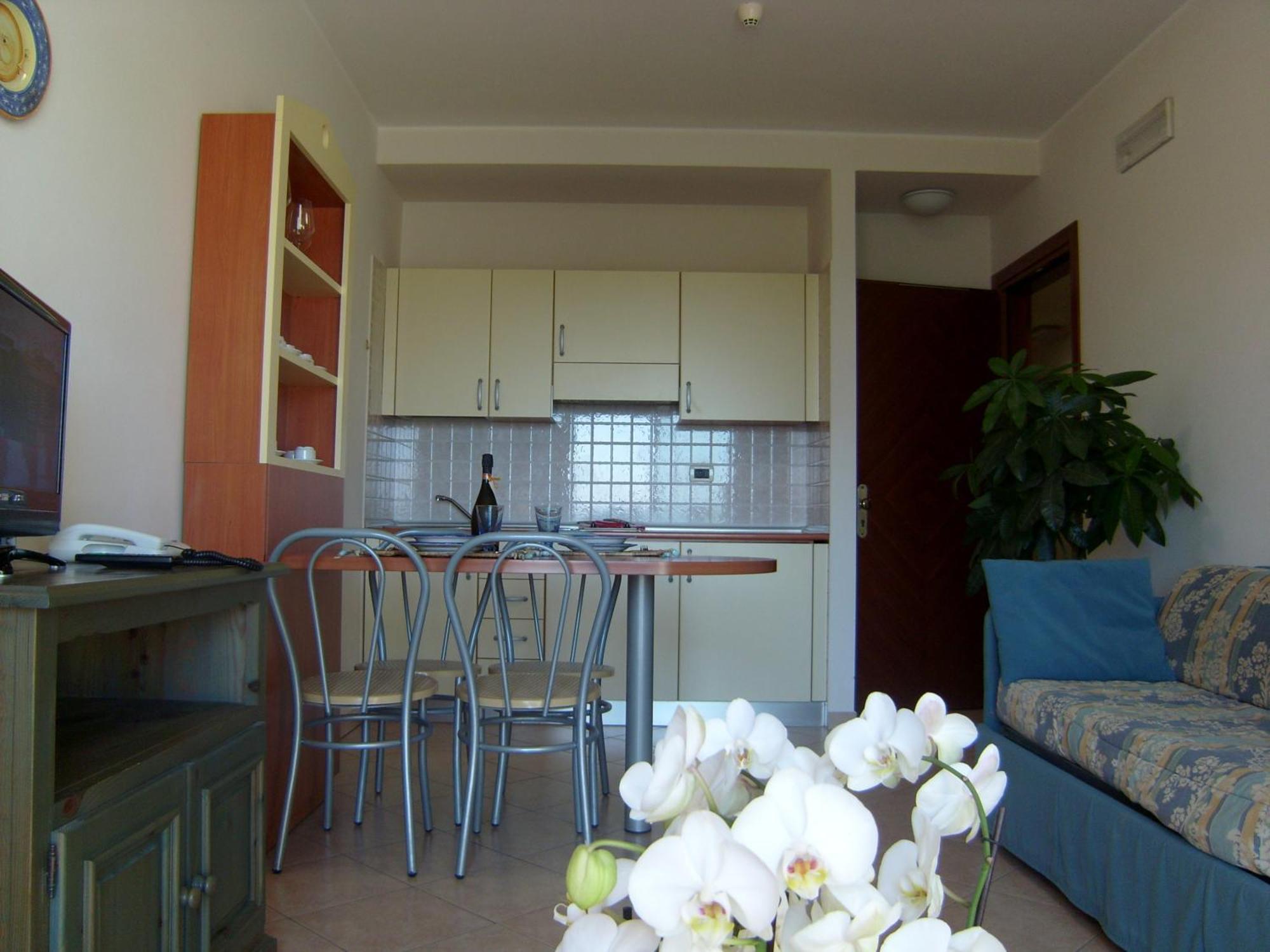 Residence Torre Del Mar Alba Adriatica Kamer foto