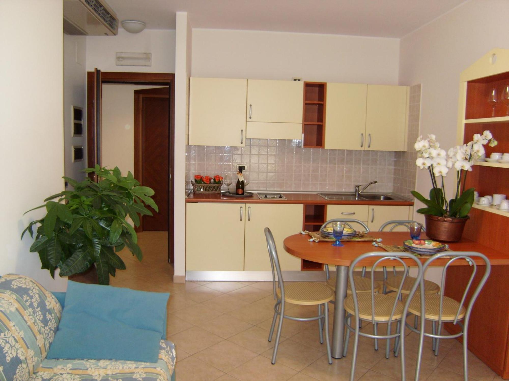 Residence Torre Del Mar Alba Adriatica Kamer foto