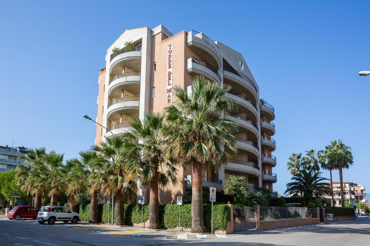 Residence Torre Del Mar Alba Adriatica Buitenkant foto